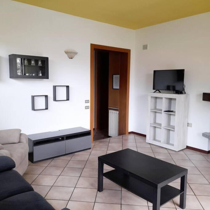 Il Vecchio Kiwi - House With Private Garden Villa Oleggio Castello Dış mekan fotoğraf